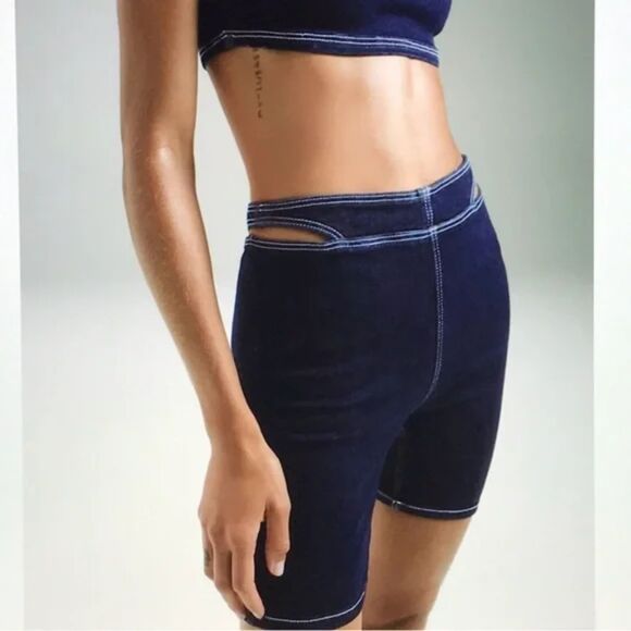 Zara High-Waisted Cut Out Blue Denim Biker Shorts size Large - Picture 2 of 4